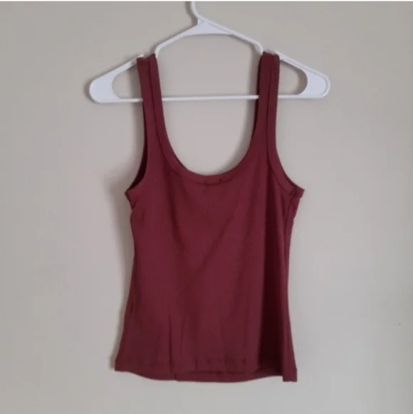 Dynamite Burgundy Tank Top - Picture 4 of 4